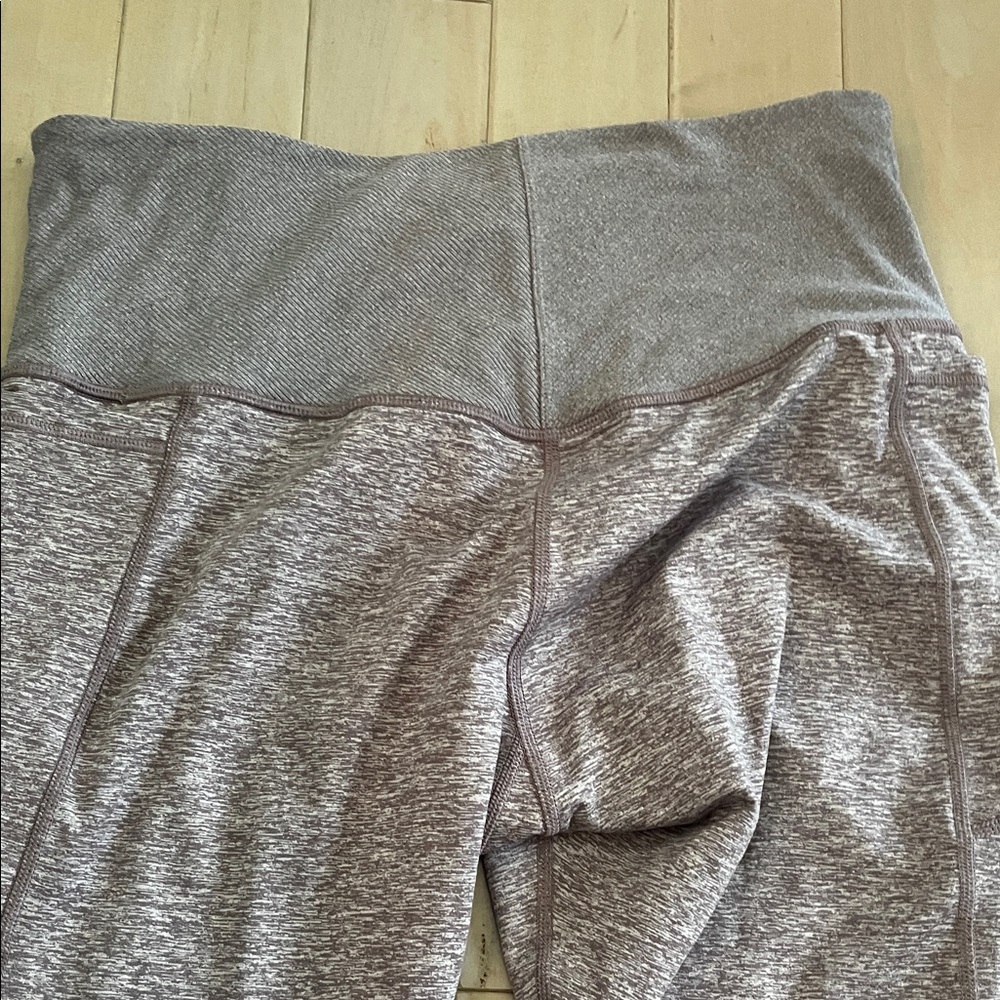 Athleta Heathered exhale heel tight Light lavender grey L 31” - Picture 9 of 11